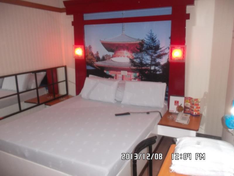 Hotel Sogo Pasay Wood Street Exterior photo