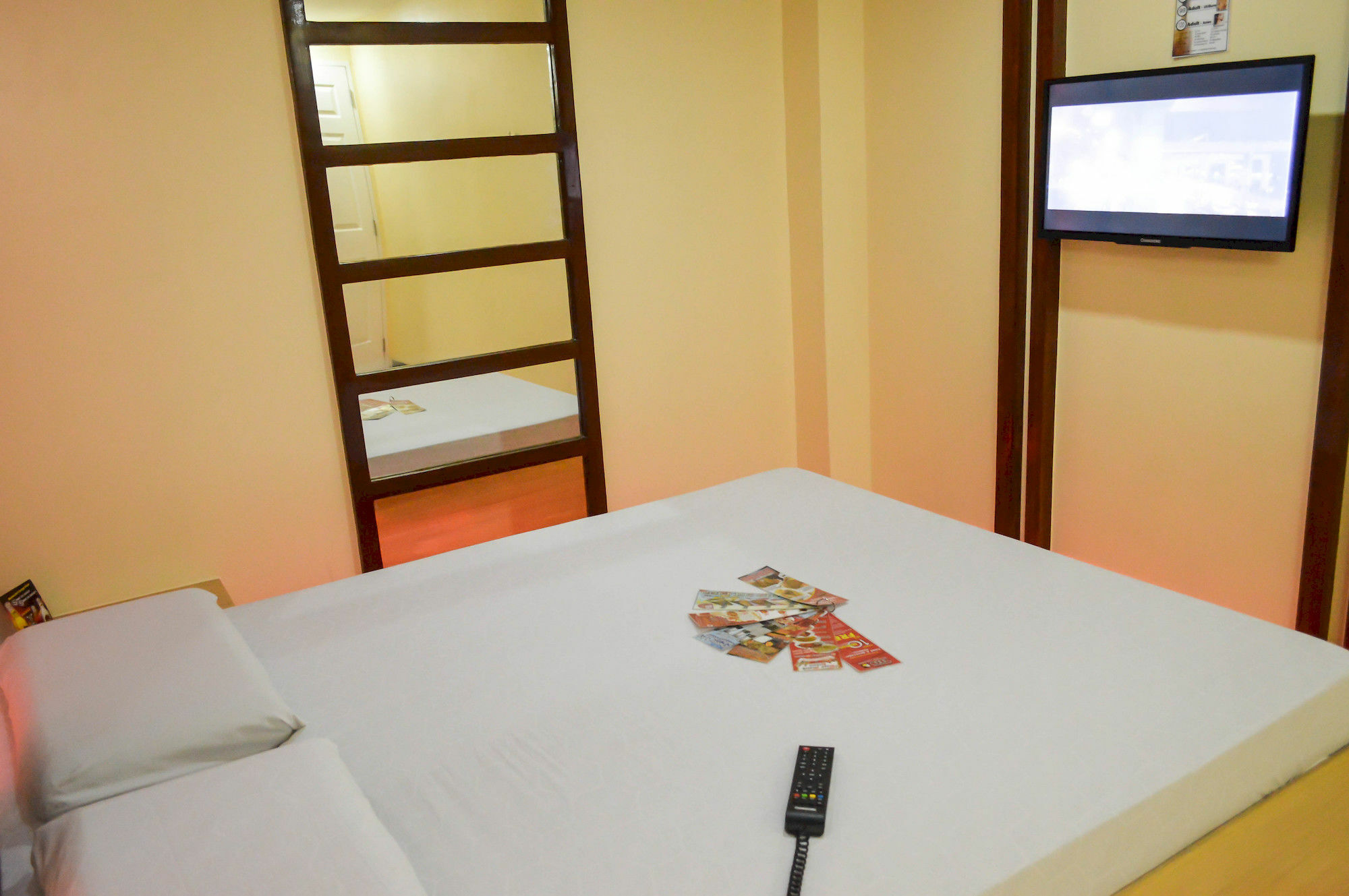 Hotel Sogo Pasay Wood Street Exterior photo