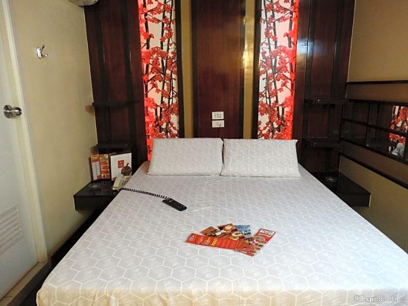 Hotel Sogo Pasay Wood Street Exterior photo